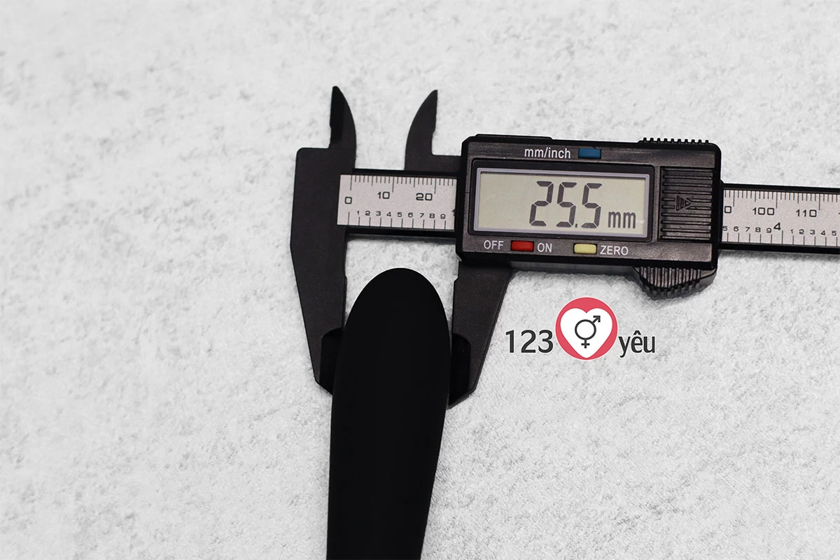 Dụng cụ kích thích h&acirc;̣u m&ocirc;n Svakom Primo phát nhi&ecirc;̣t pin sạc hàng USA