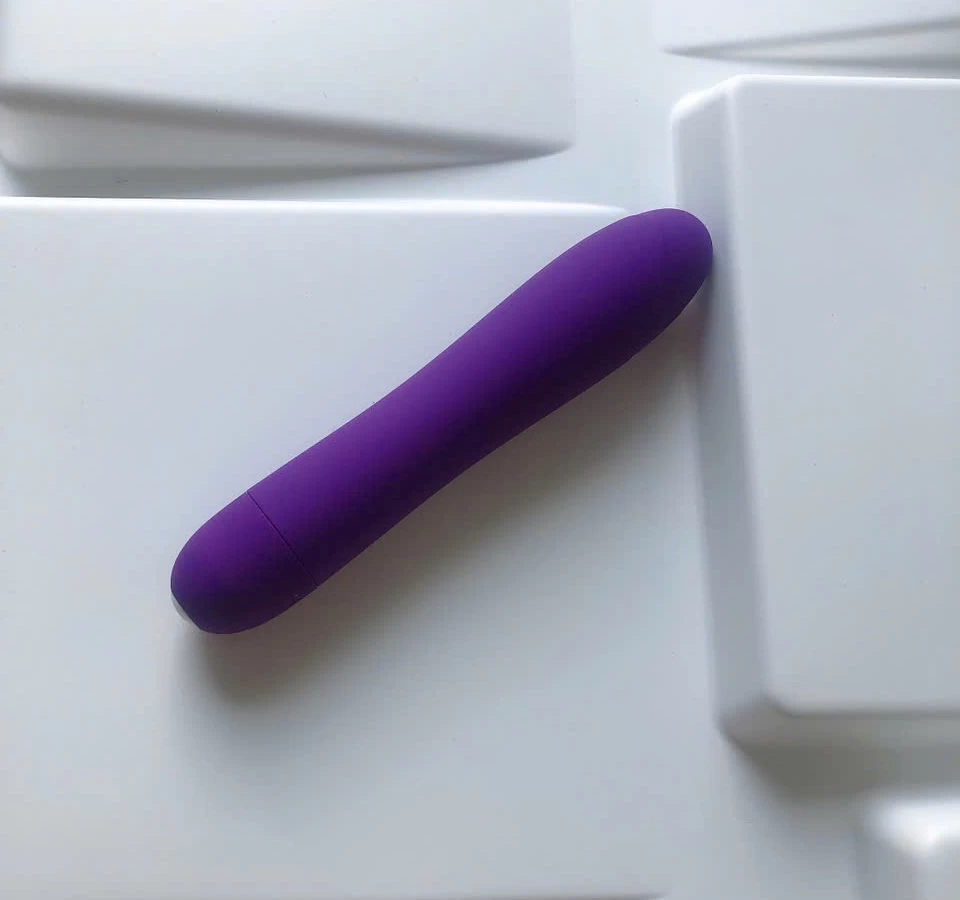 M&aacute;y massage điểm G Svakom Keri pin sạc