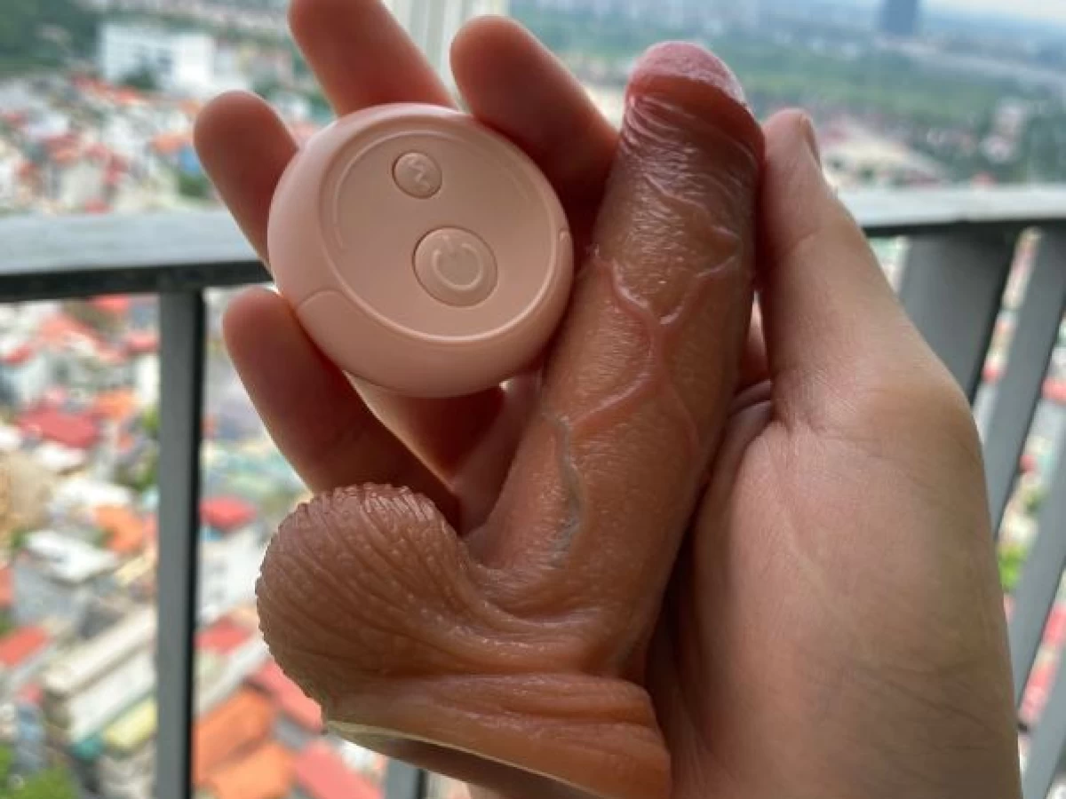 Dương vật giả có đế Excited rung thụt và phát nhiệt pin sạc – Thông tin chi tiết