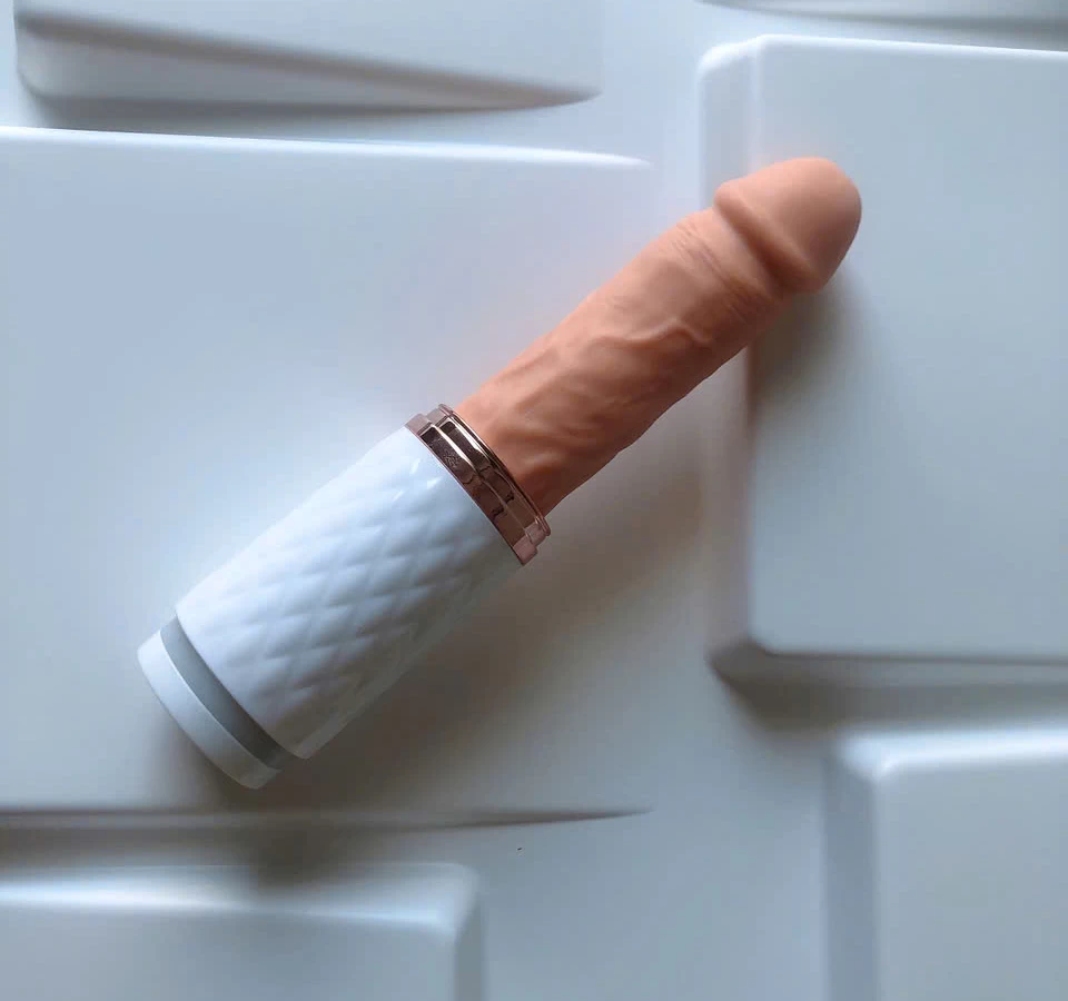 Dương v&acirc;̣t giả có đ&ecirc;́ rung thụt, phát nhi&ecirc;̣t đi&ecirc;̀u khi&ecirc;̉n từ xa