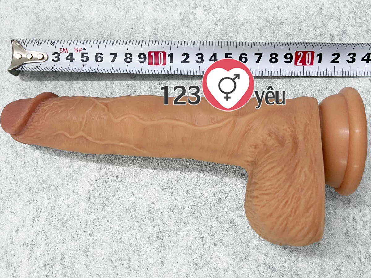 Dương vật giả c&oacute; đế Real Dildo rung, thụt, phát nhi&ecirc;̣t đi&ecirc;̀u khi&ecirc;̉n từ xa