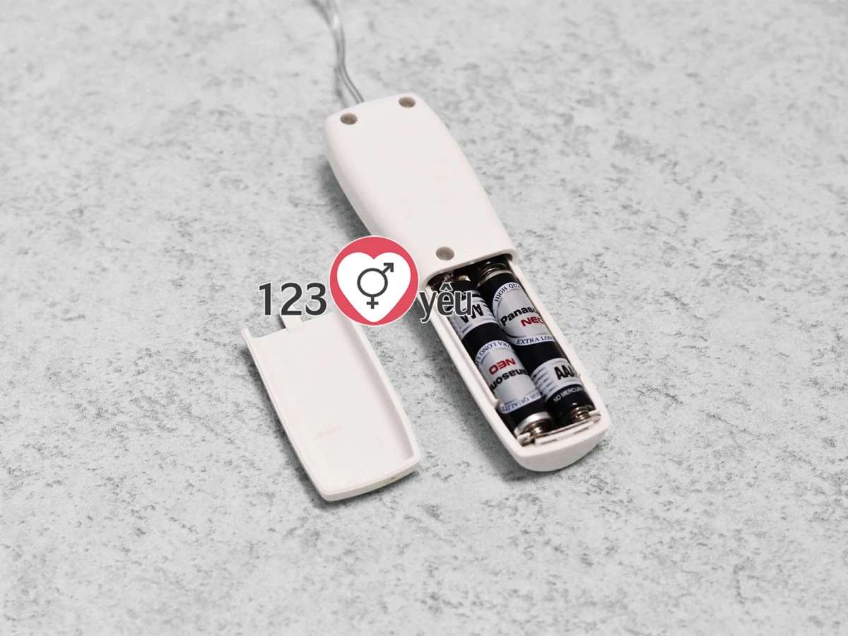 Dương vật giả có đế King Size rung thụt