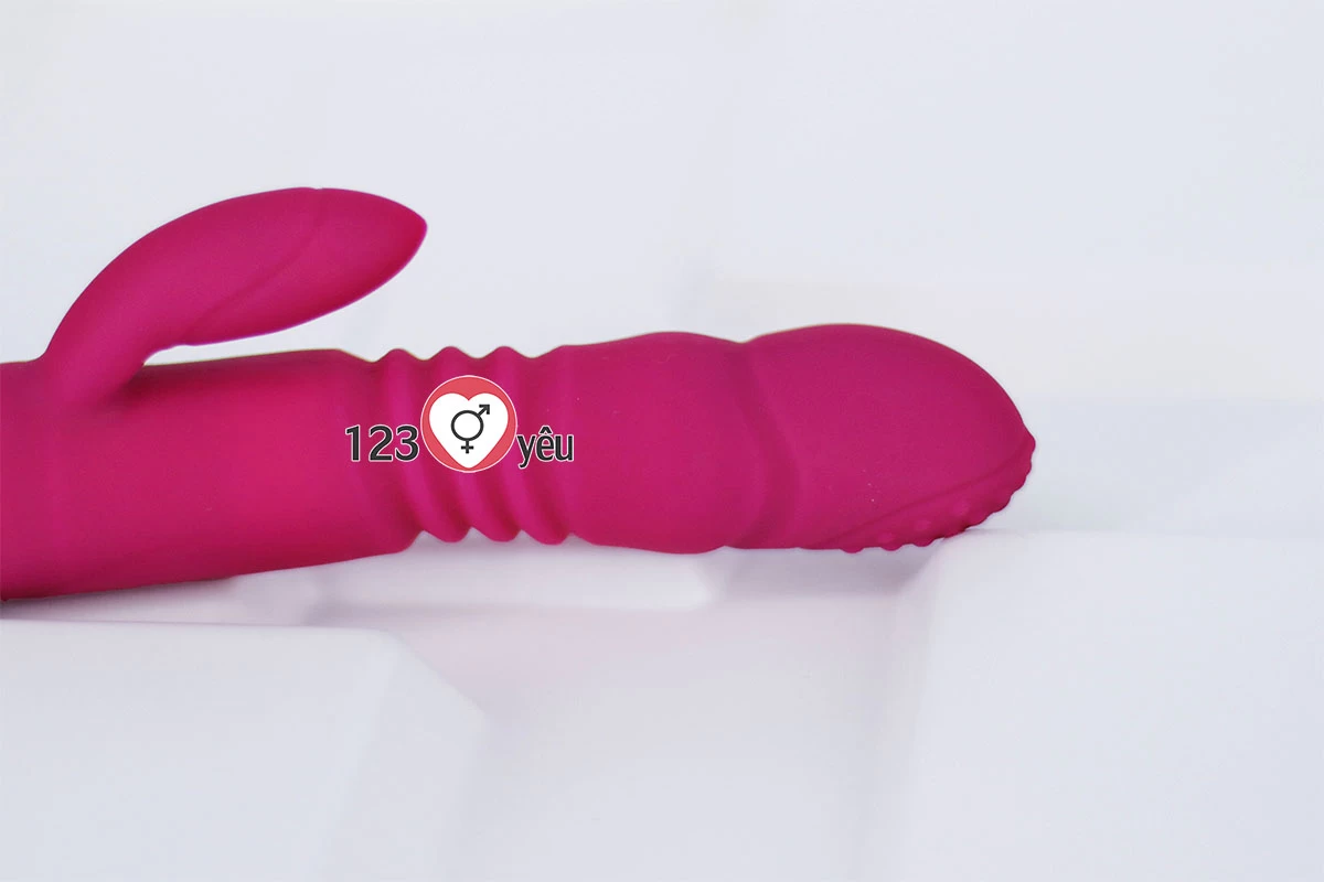 Dương v&acirc;̣t giả đa năng rung, thụt, phát nhi&ecirc;̣t Charlot