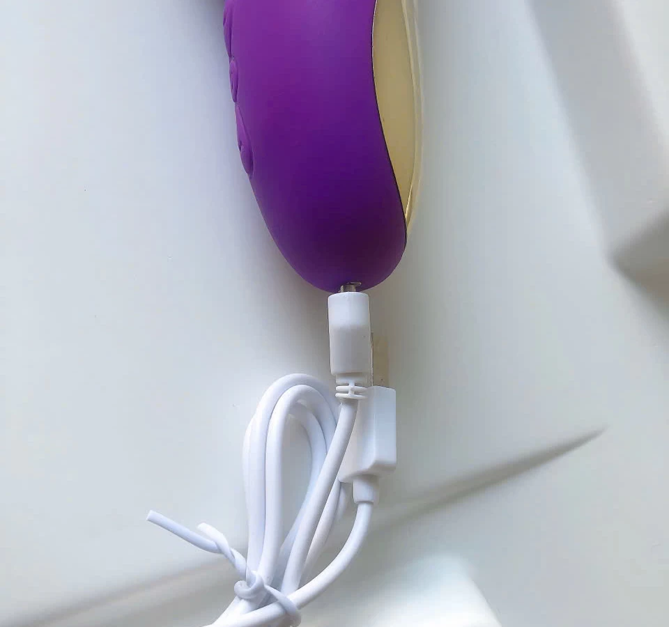 Dương vật giả rung đ&aacute; lưỡi k&iacute;ch th&iacute;ch điểm G