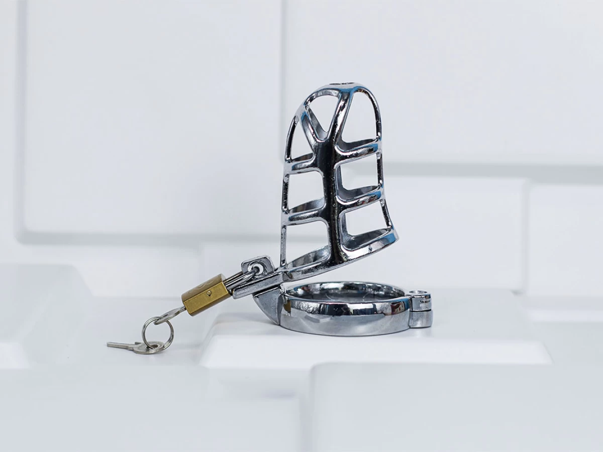 Sản phẩm Vòng đeo dương vật Inox có móc khóa