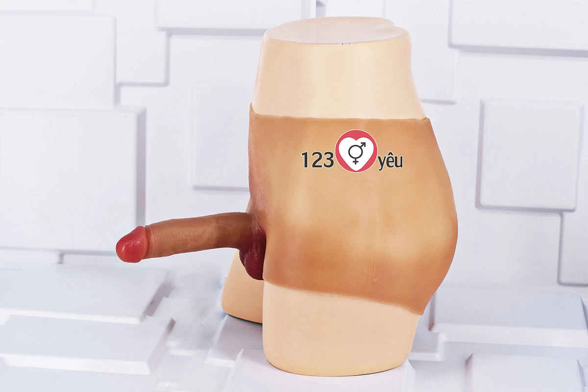 Quần silicon gắn dương vật giả si&ecirc;u mềm đặc ruột