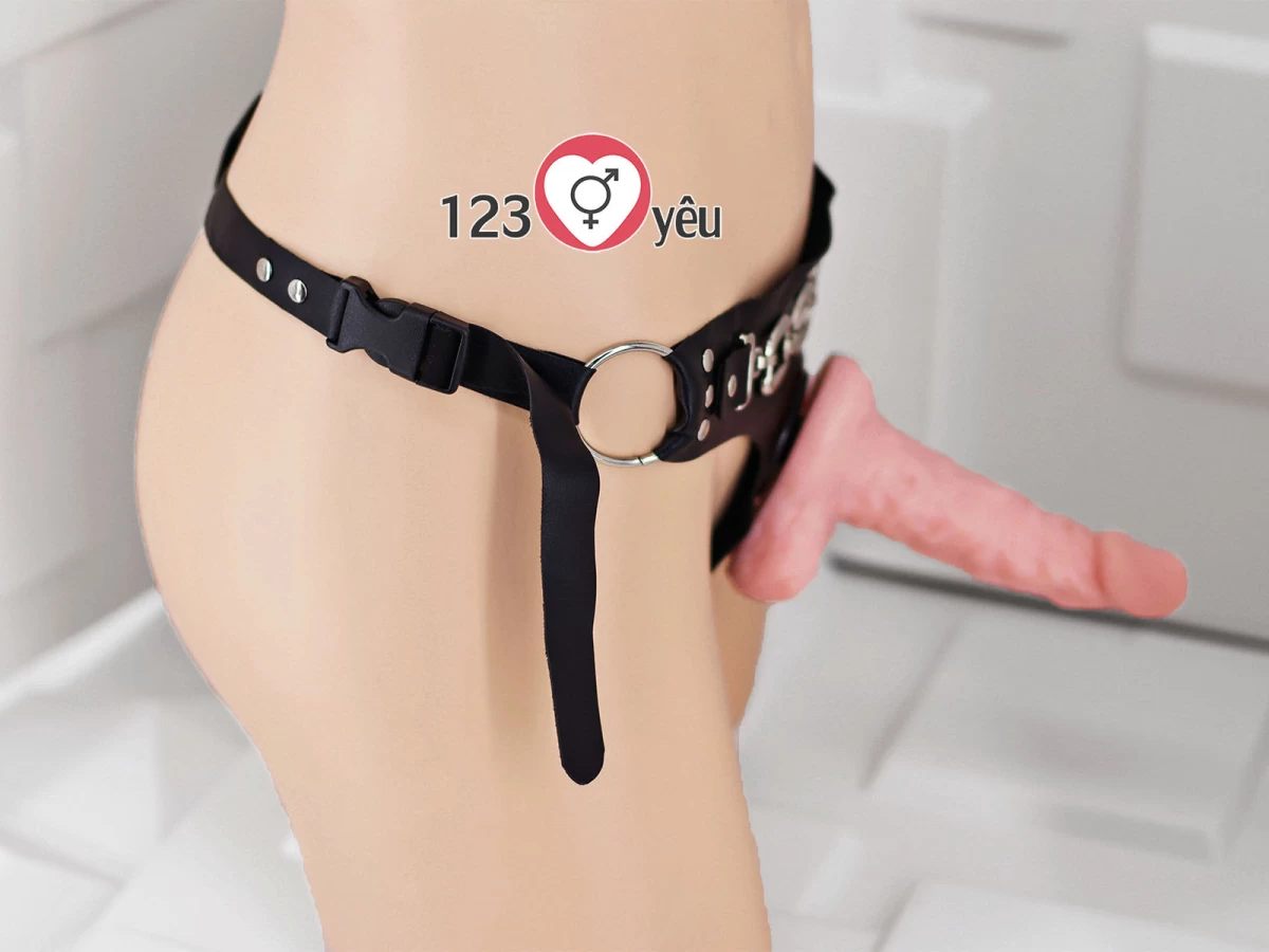 Dương vật giả c&oacute; d&acirc;y đeo Ultra đặc ruột kh&ocirc;ng rung