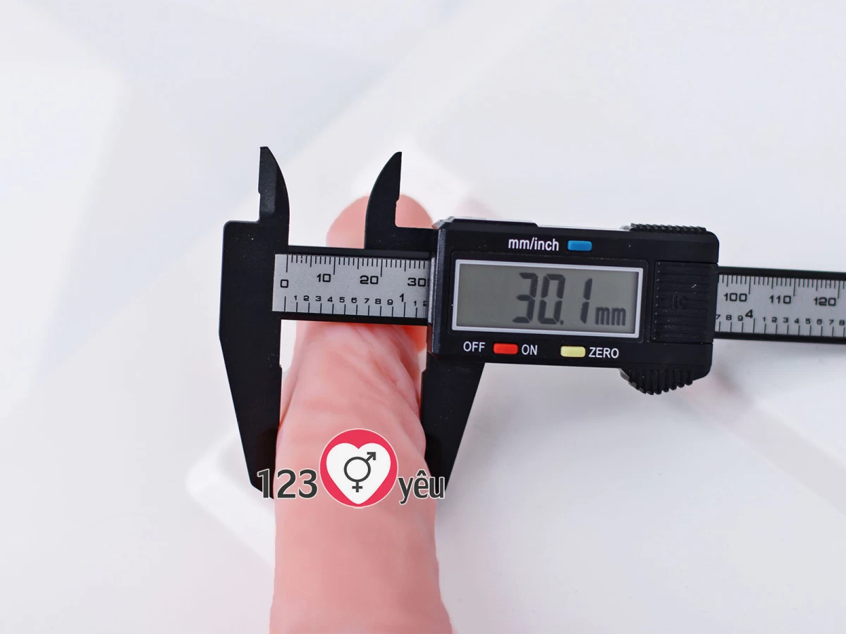 Dương vật giả c&oacute; d&acirc;y đeo Ultra đặc ruột kh&ocirc;ng rung