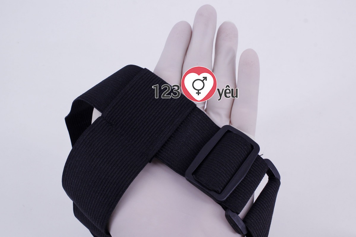 Dương vật giả c&oacute; d&acirc;y đeo Lovers Chisa rỗng ruột 3