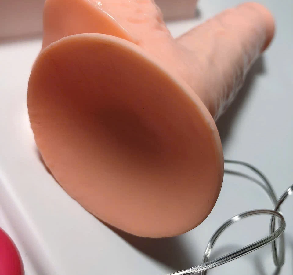 Dương vật giả có đế Royal Ares rung cực mạnh pin sạc