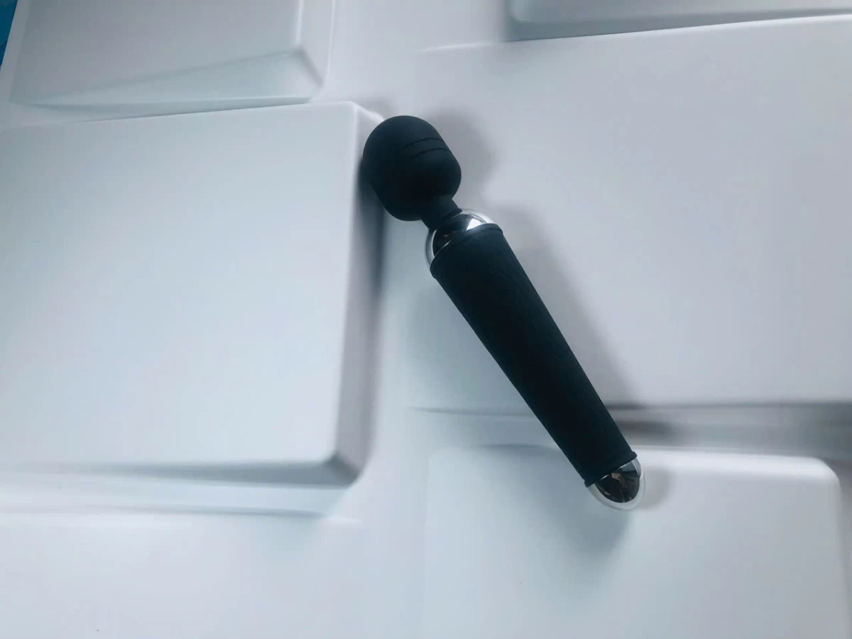 M&aacute;y massage điểm G pin sạc cao cấp Nalone Sinmis