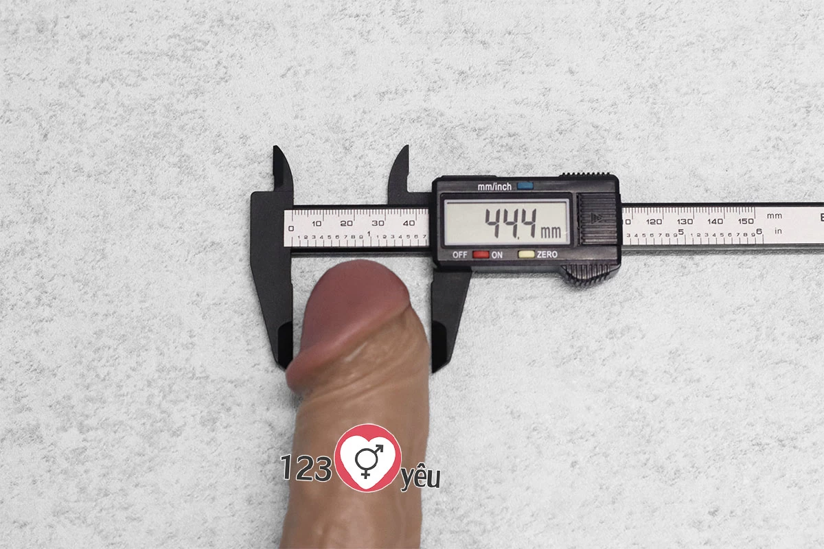 Dương vật giả c&oacute; đế da n&acirc;u si&ecirc;u mềm