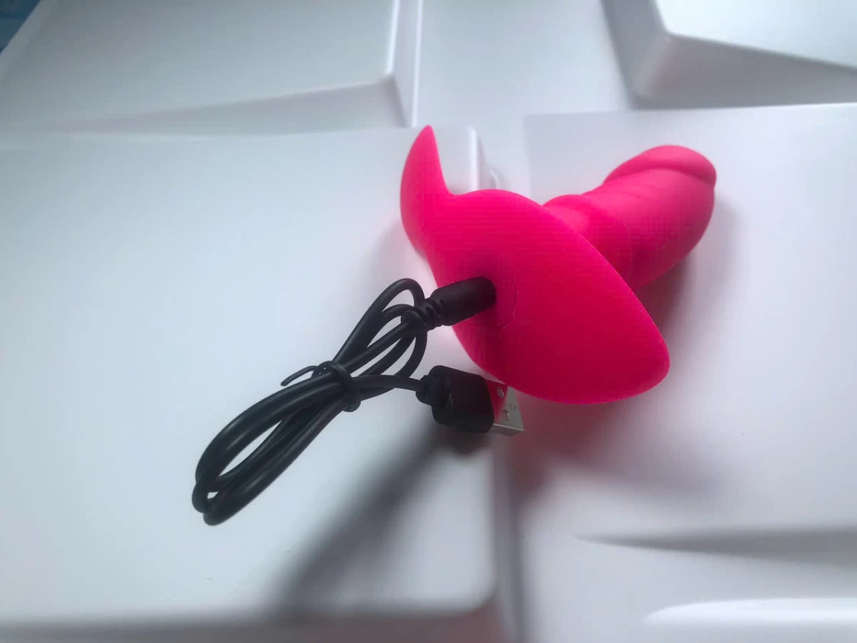 Dương vật giả Lovetoy 2 đầu đi&ecirc;̀u khi&ecirc;̉n từ xa