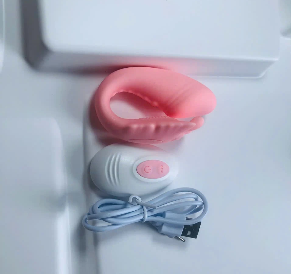 Máy mát xa đi&ecirc;̉m G quần n&oacute;t Jumping h&igrave;nh bướm