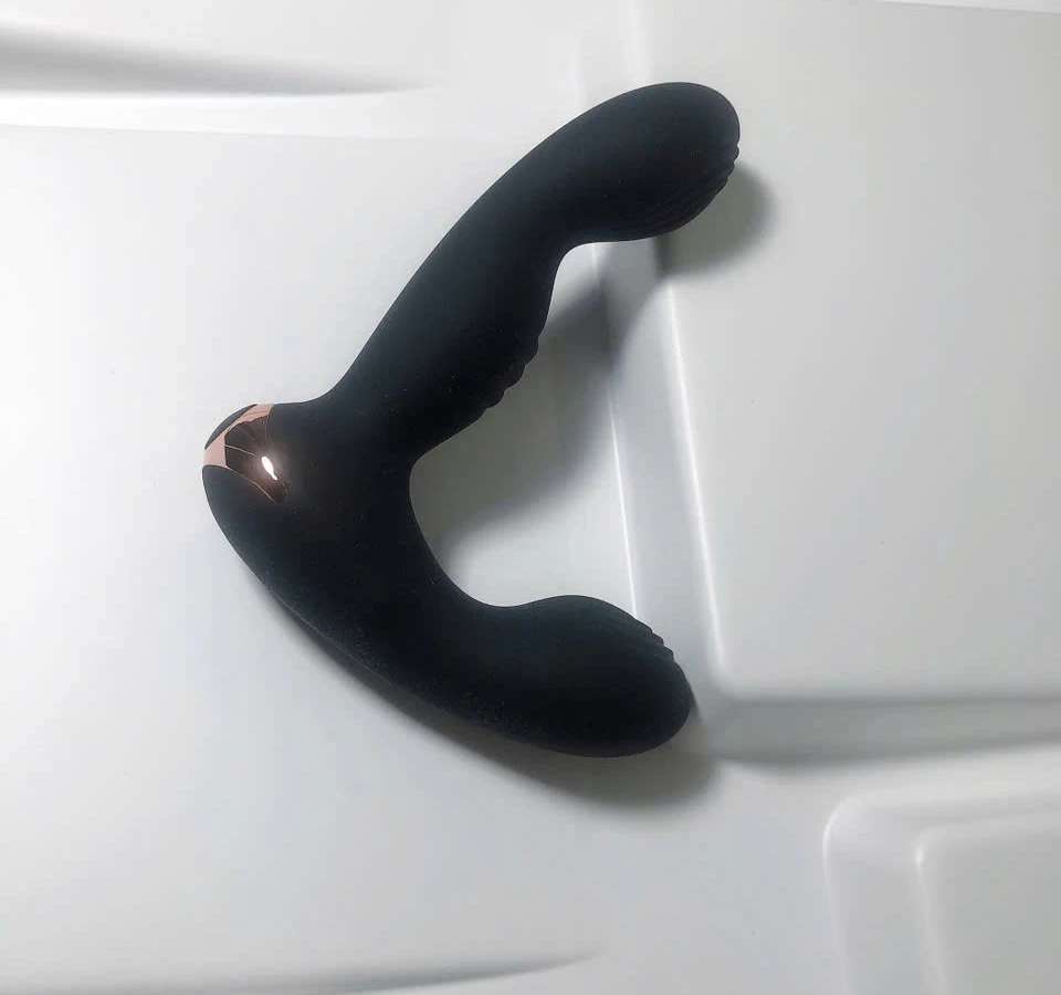 Dụng cụ k&iacute;ch hậu dương vật giả